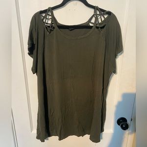 Green tee shirt with should cutouts
